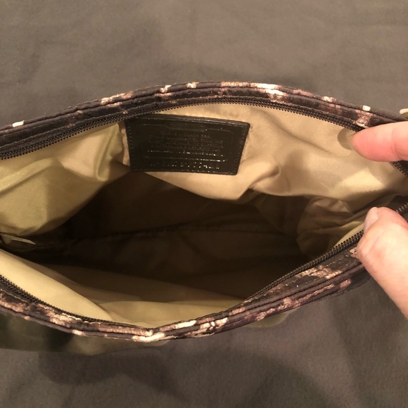 Coach Large Crossbody - Picture 4 of 8